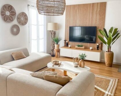 TV intégrée dans un mur déco